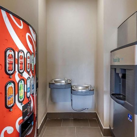 Comfort Inn & Suites Greenville I-70 Eksteriør billede