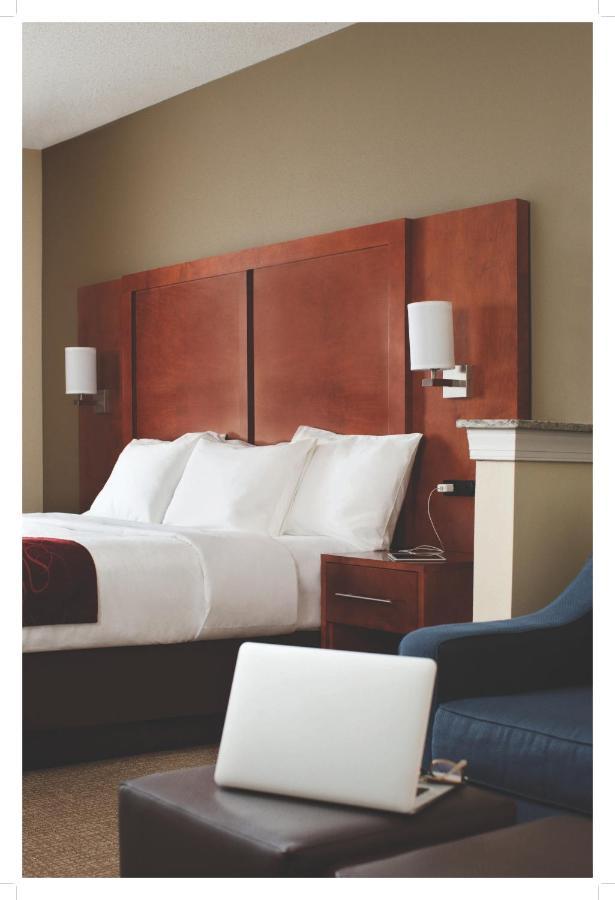 Comfort Inn & Suites Greenville I-70 Eksteriør billede