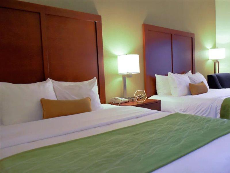 Comfort Inn & Suites Greenville I-70 Eksteriør billede