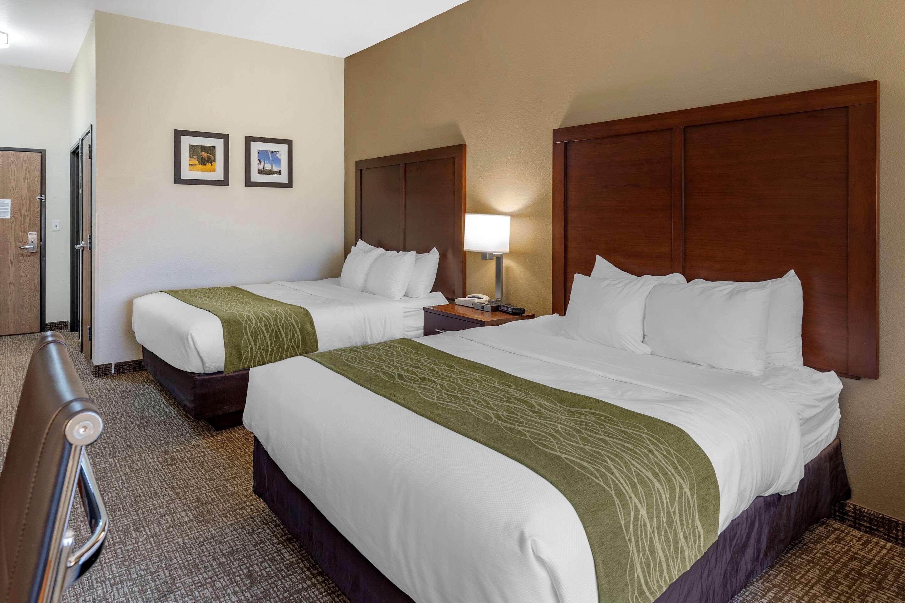 Comfort Inn & Suites Greenville I-70 Eksteriør billede