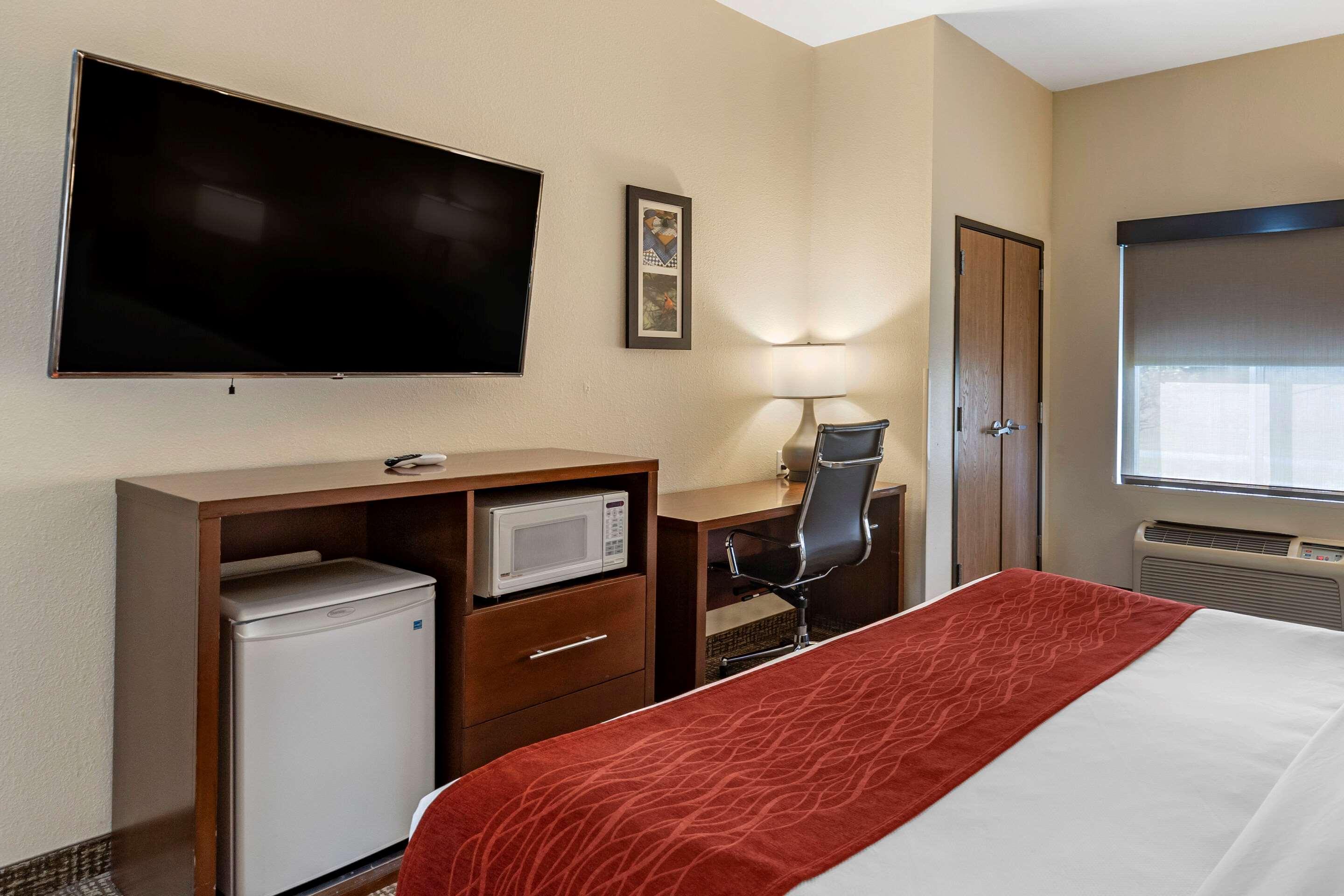 Comfort Inn & Suites Greenville I-70 Eksteriør billede