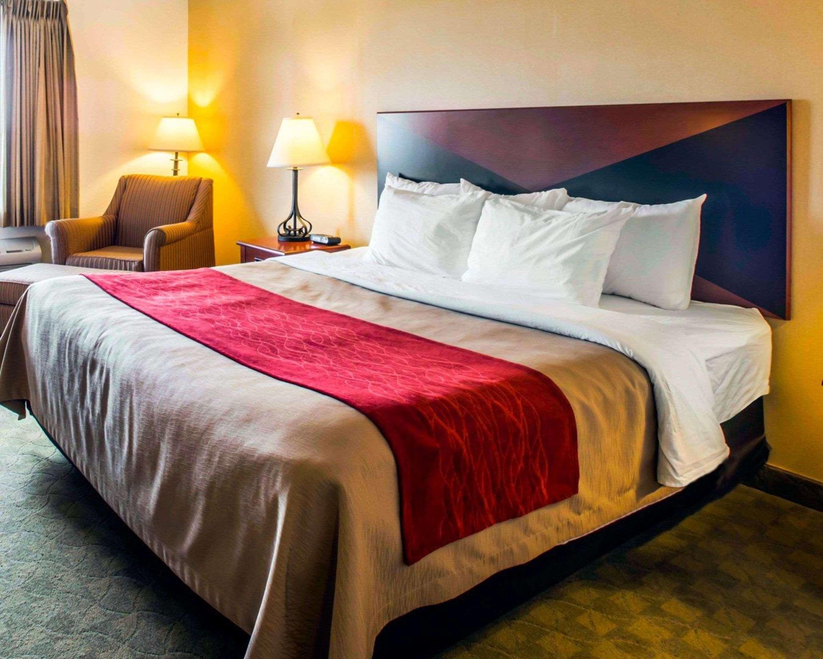 Comfort Inn & Suites Greenville I-70 Eksteriør billede