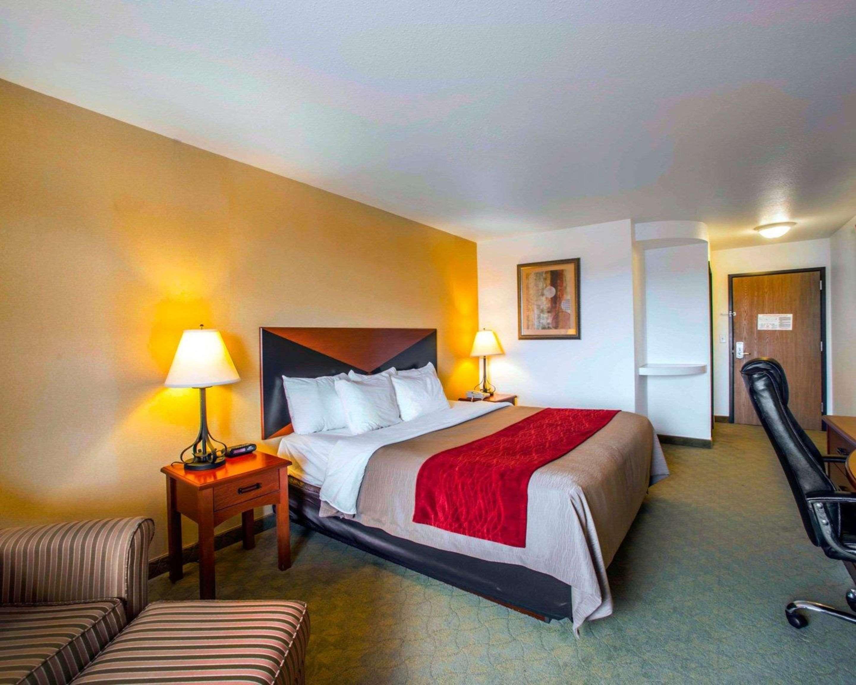 Comfort Inn & Suites Greenville I-70 Eksteriør billede