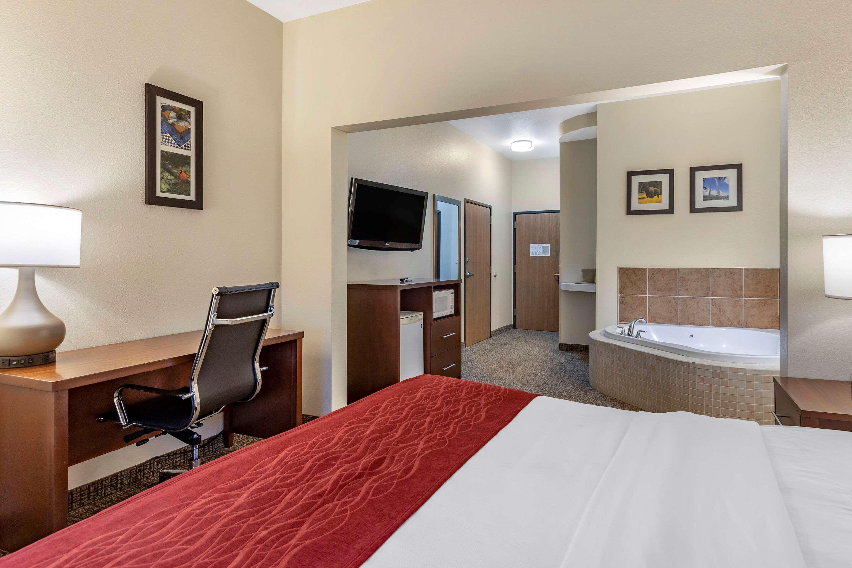 Comfort Inn & Suites Greenville I-70 Eksteriør billede