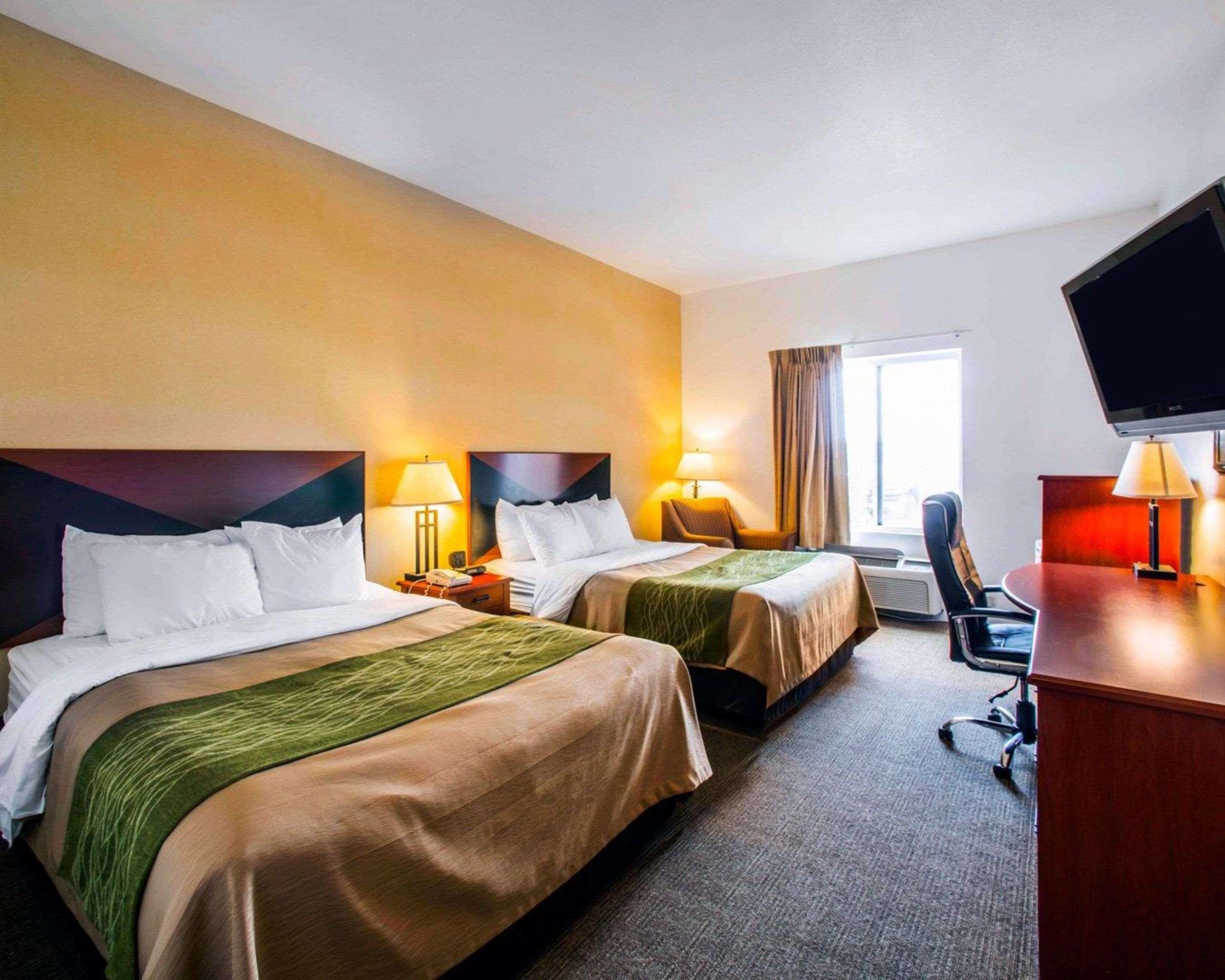 Comfort Inn & Suites Greenville I-70 Eksteriør billede