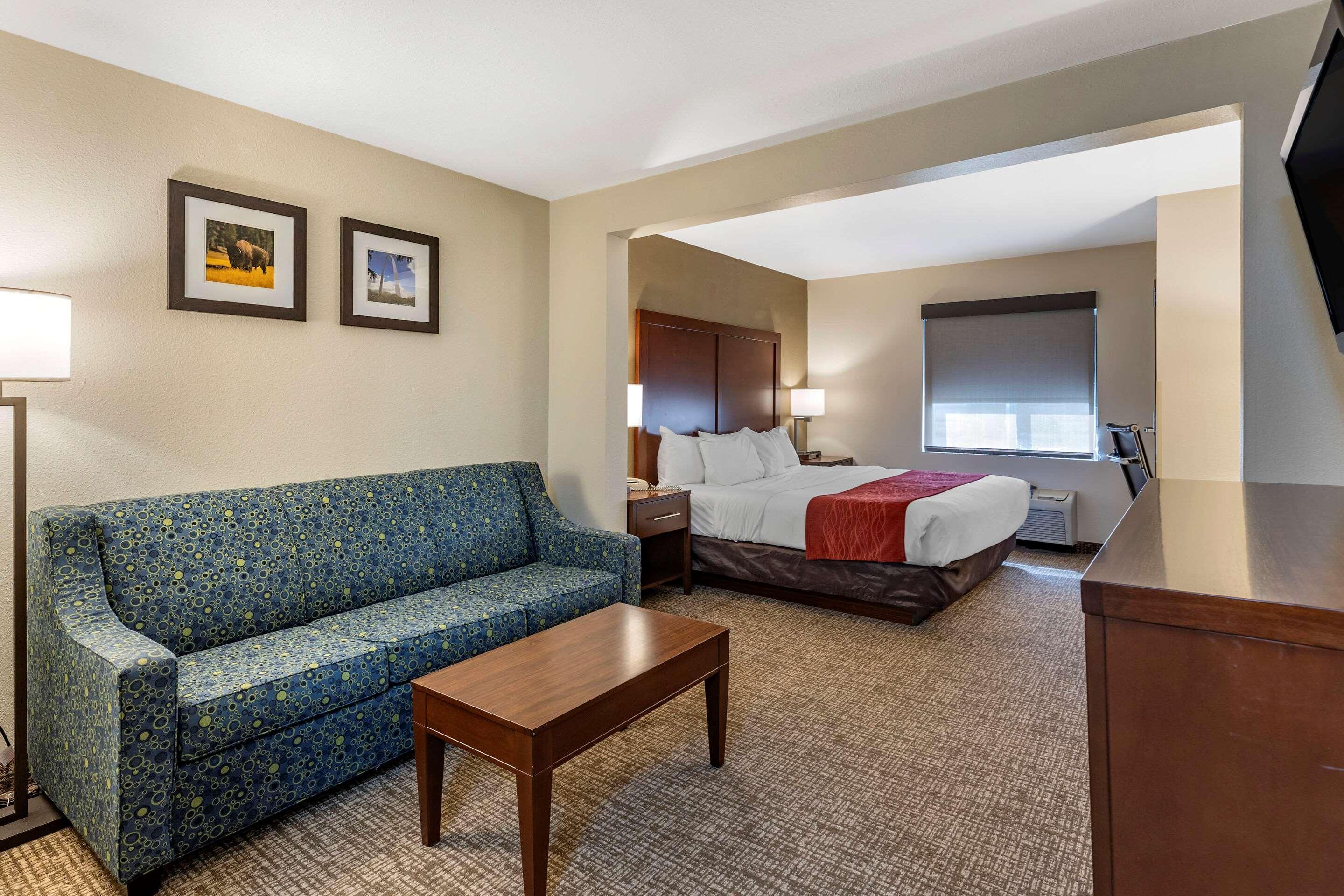 Comfort Inn & Suites Greenville I-70 Eksteriør billede