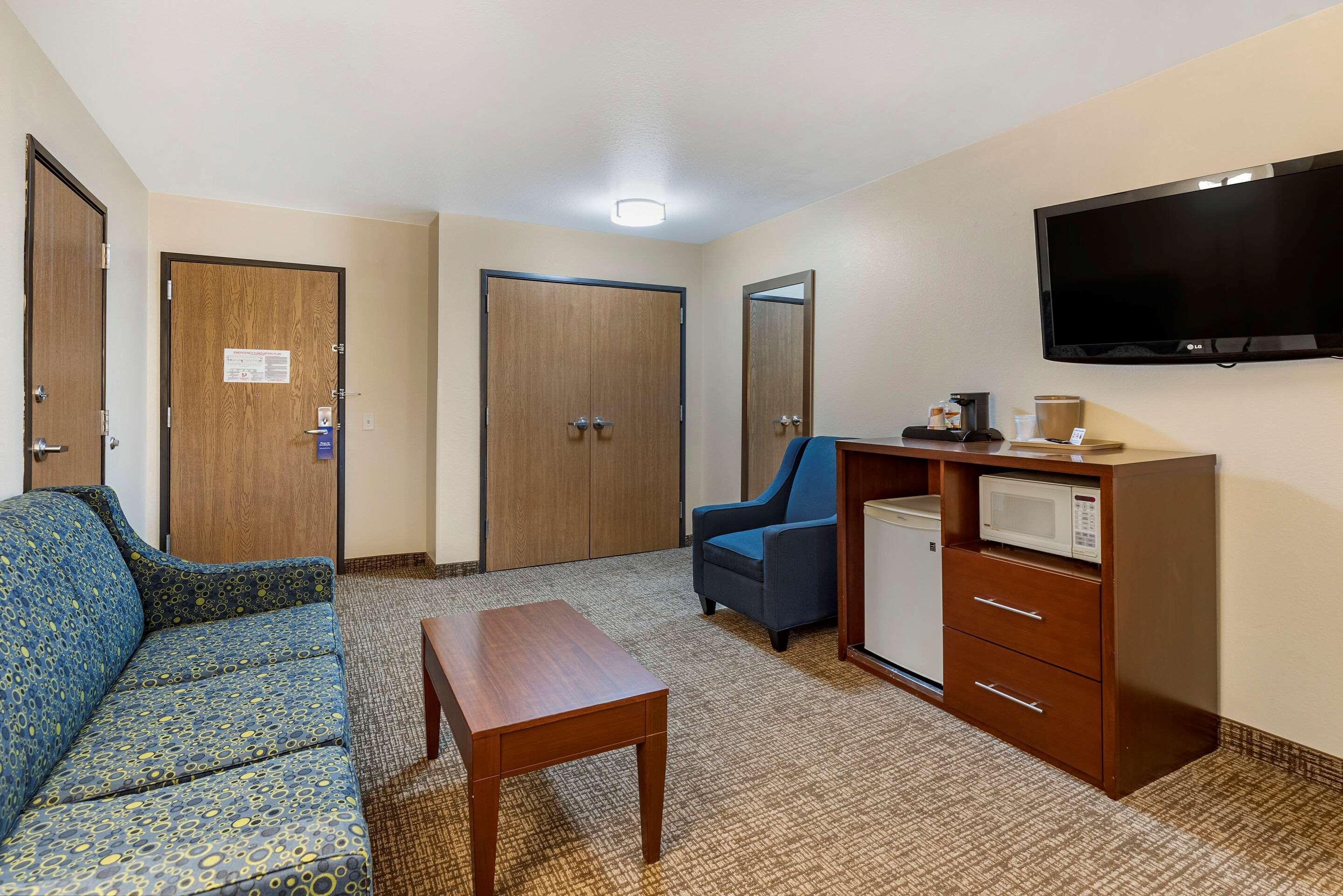 Comfort Inn & Suites Greenville I-70 Eksteriør billede