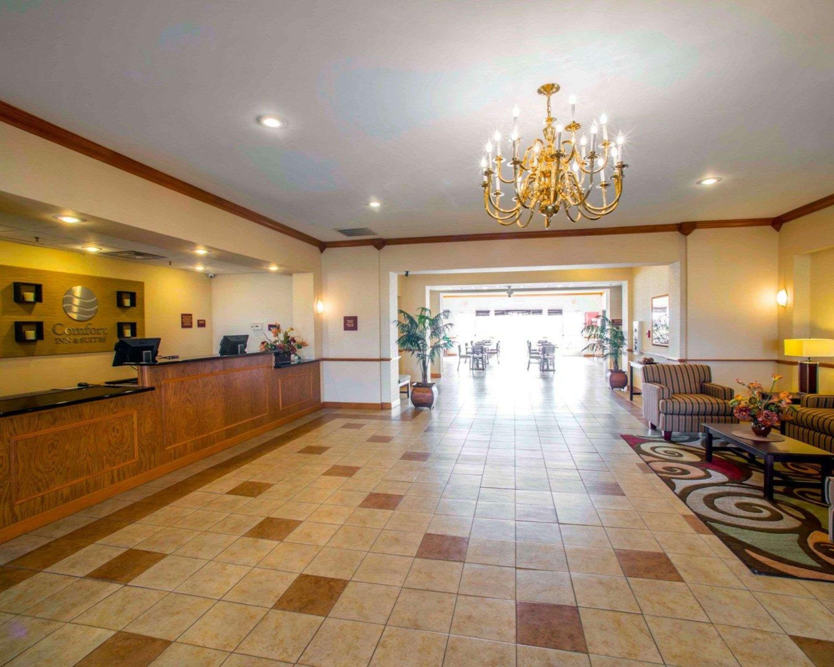 Comfort Inn & Suites Greenville I-70 Eksteriør billede