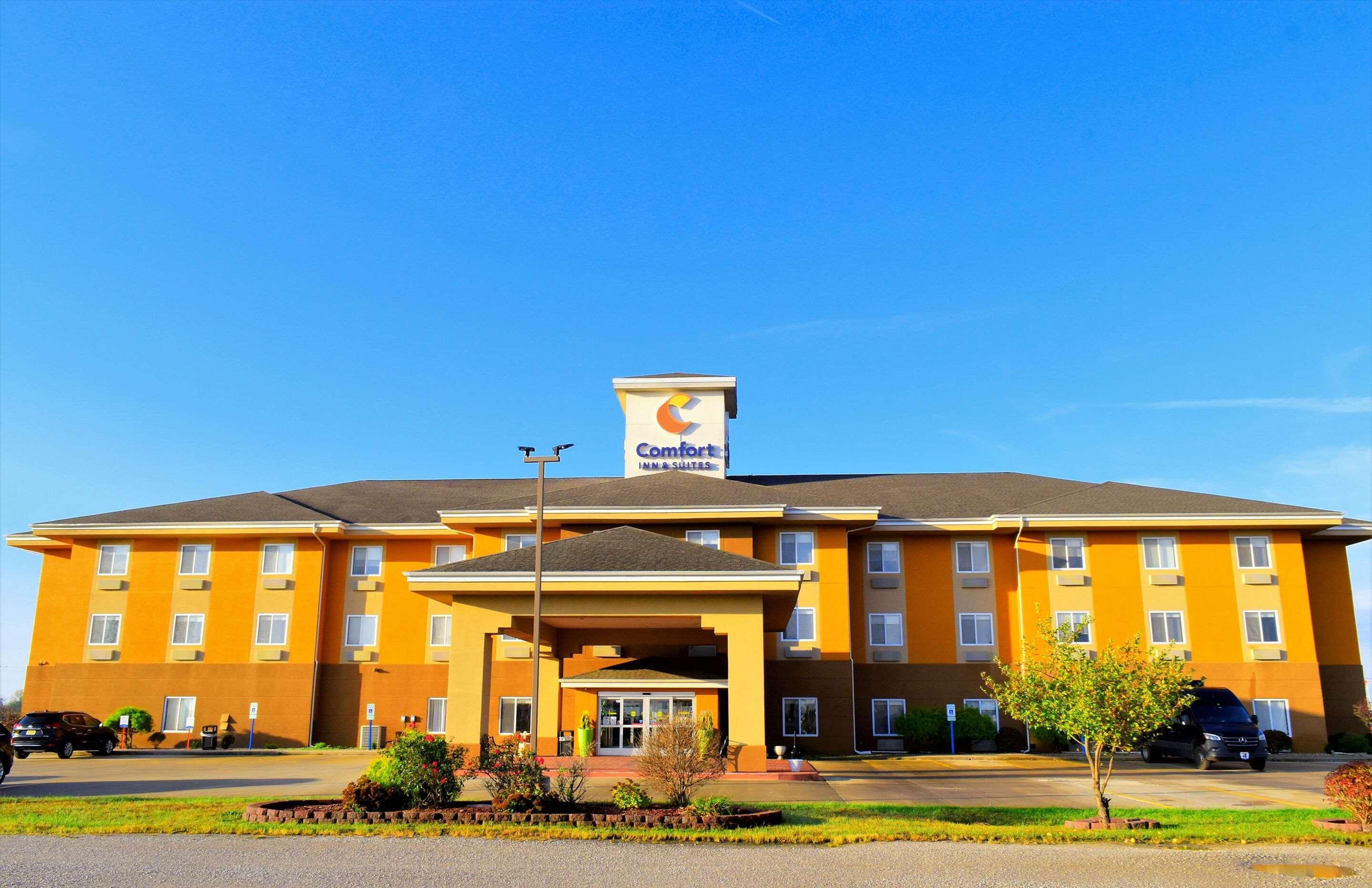 Comfort Inn & Suites Greenville I-70 Eksteriør billede