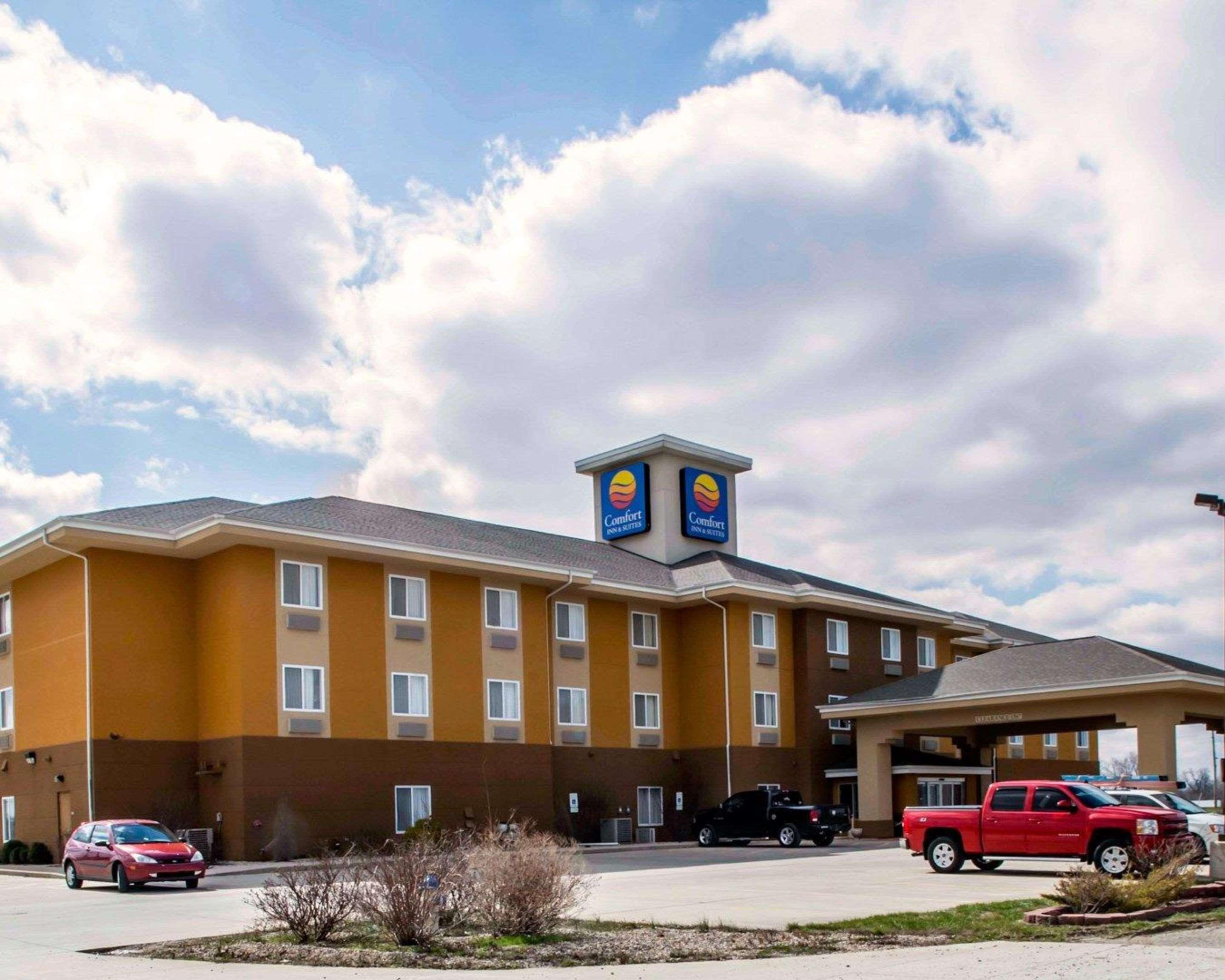 Comfort Inn & Suites Greenville I-70 Eksteriør billede