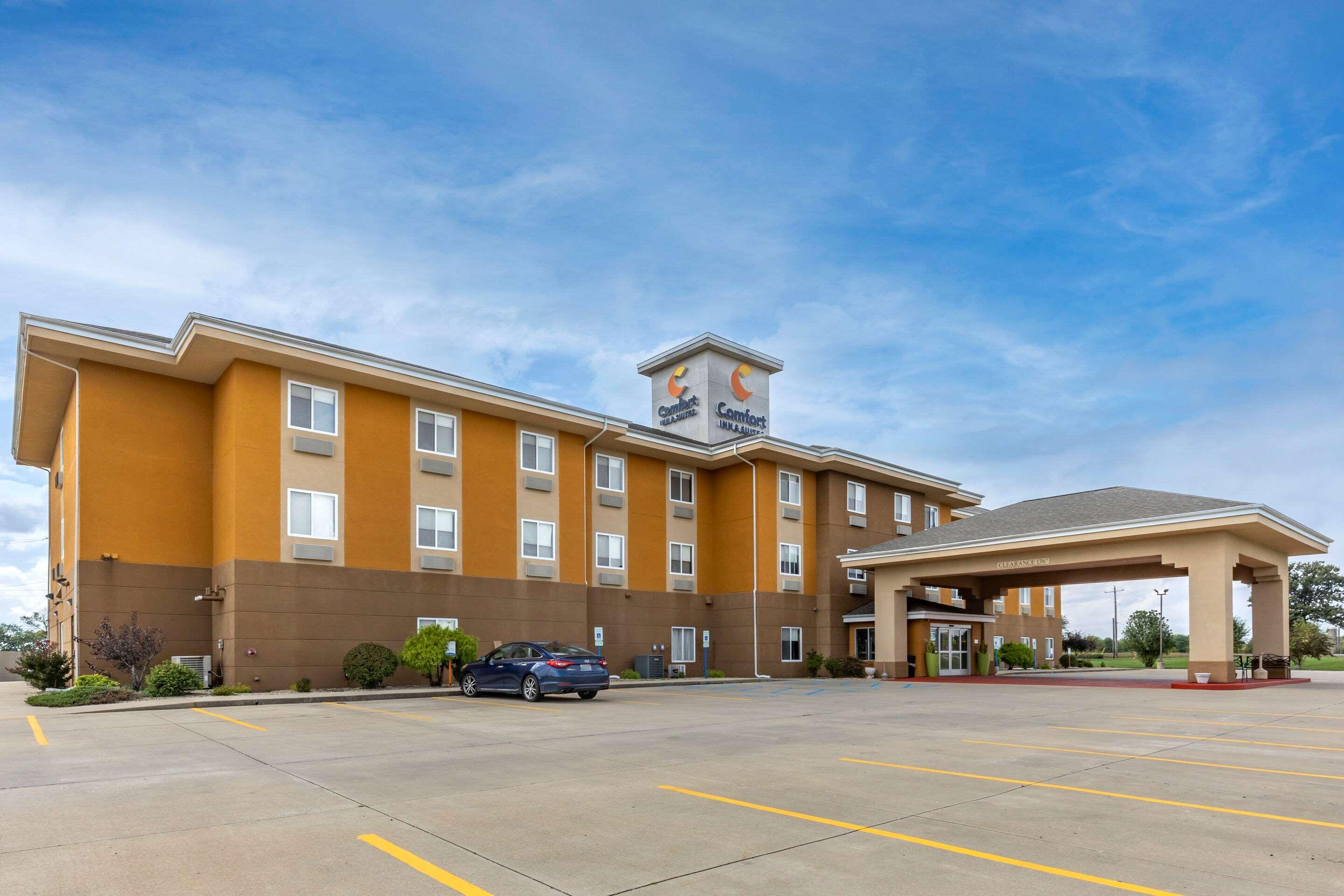 Comfort Inn & Suites Greenville I-70 Eksteriør billede