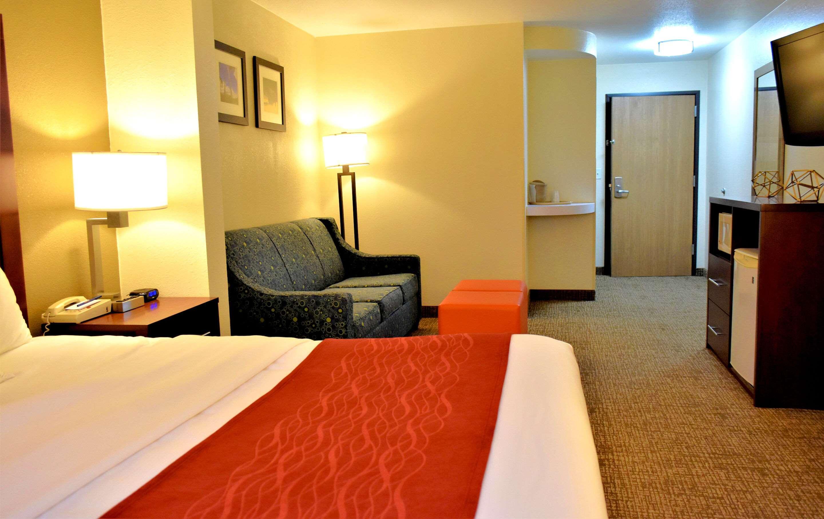 Comfort Inn & Suites Greenville I-70 Eksteriør billede