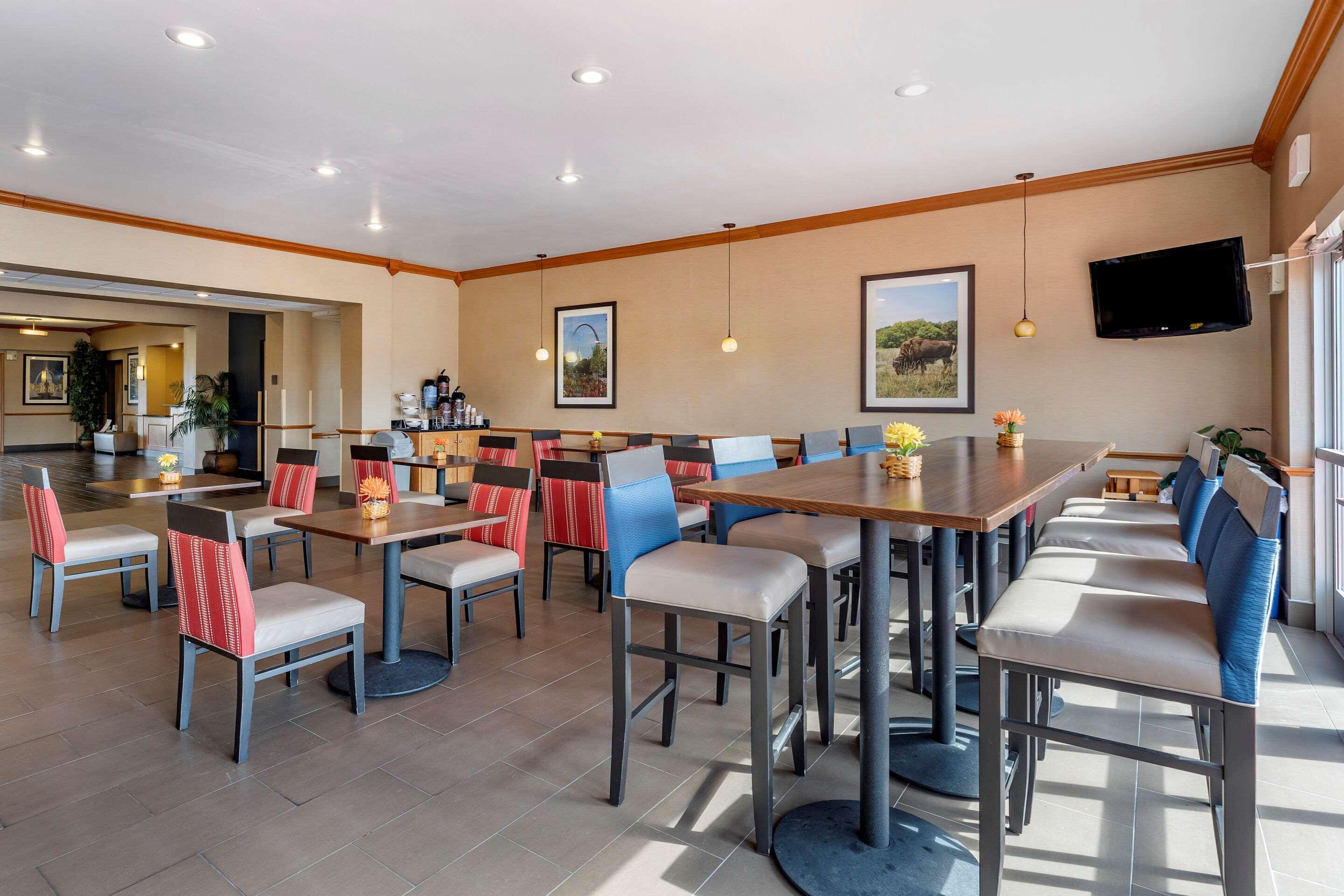 Comfort Inn & Suites Greenville I-70 Eksteriør billede
