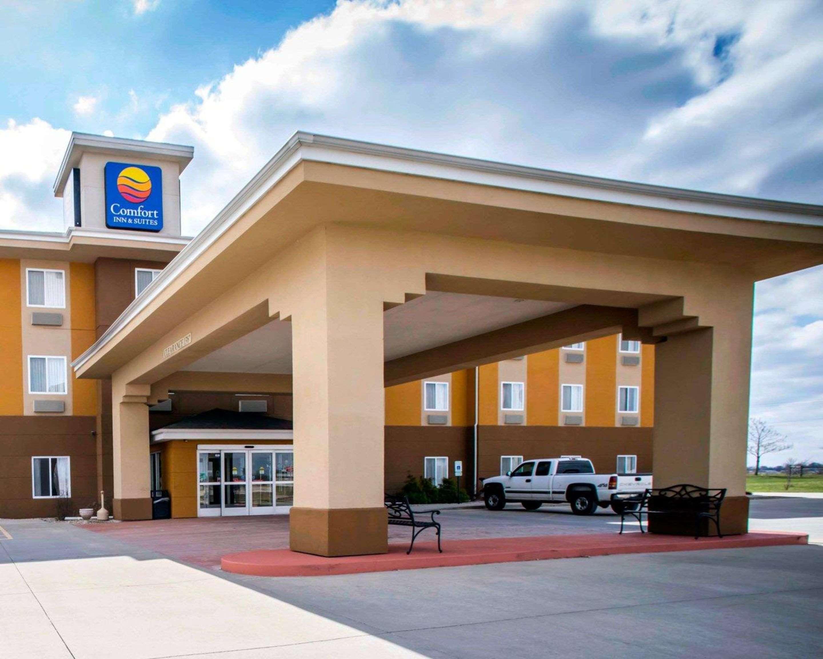 Comfort Inn & Suites Greenville I-70 Eksteriør billede